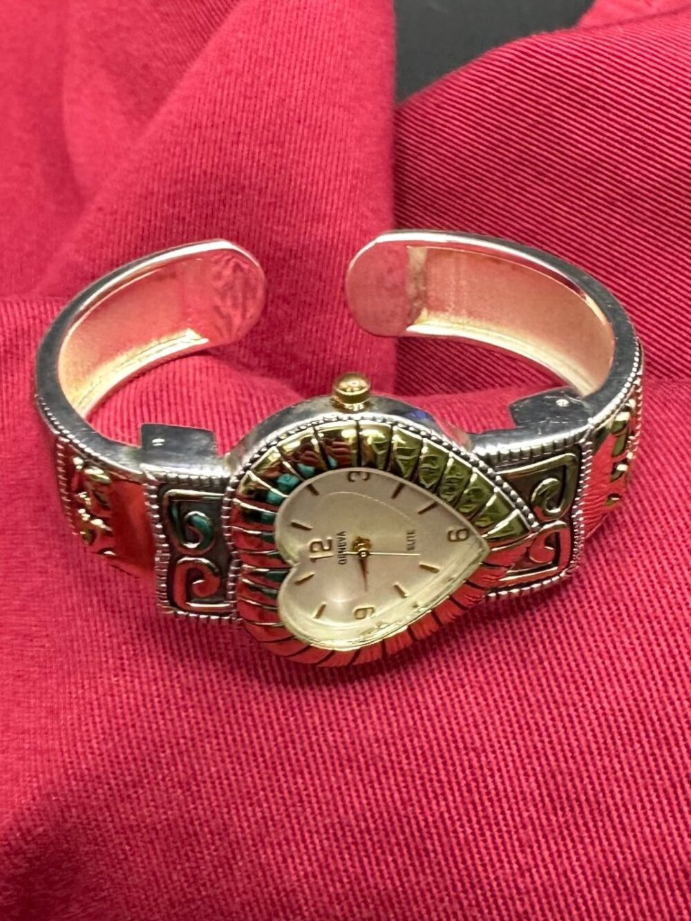 Geneva Elite Hinged Quartz Watch. New Battery - Picture 8 of 12